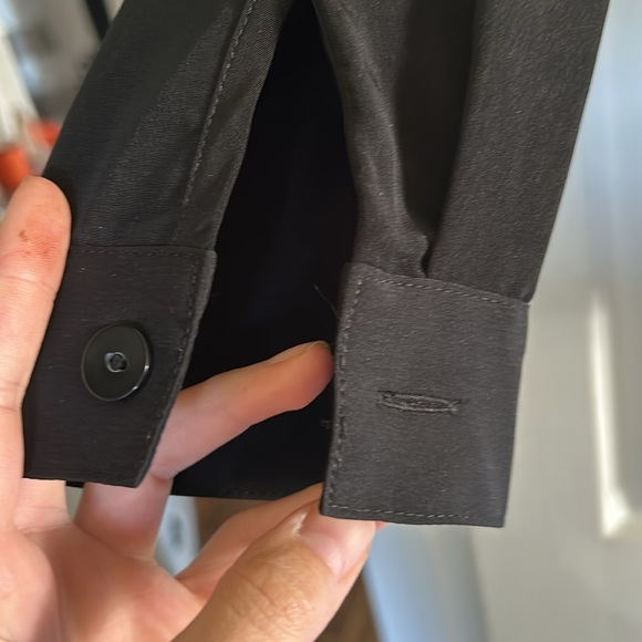 Susan Graver black blouse in great condition - Picture 3 of 4